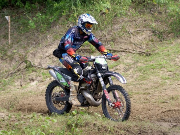 O mineiro Felipe Zanol lidera o Campeonato Brasileiro de Enduro FIM em 2010 - Foto de divulgação/FEMORN