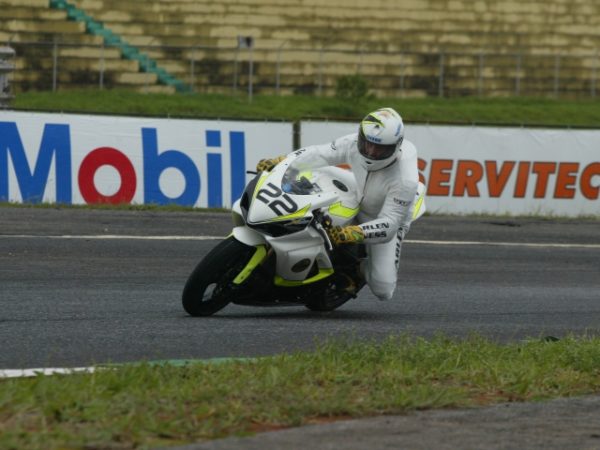 Pierre Chofard garantiu o título antecipado na Superbike - Foto de Nivaldo Querino/Divulgação - CBM
